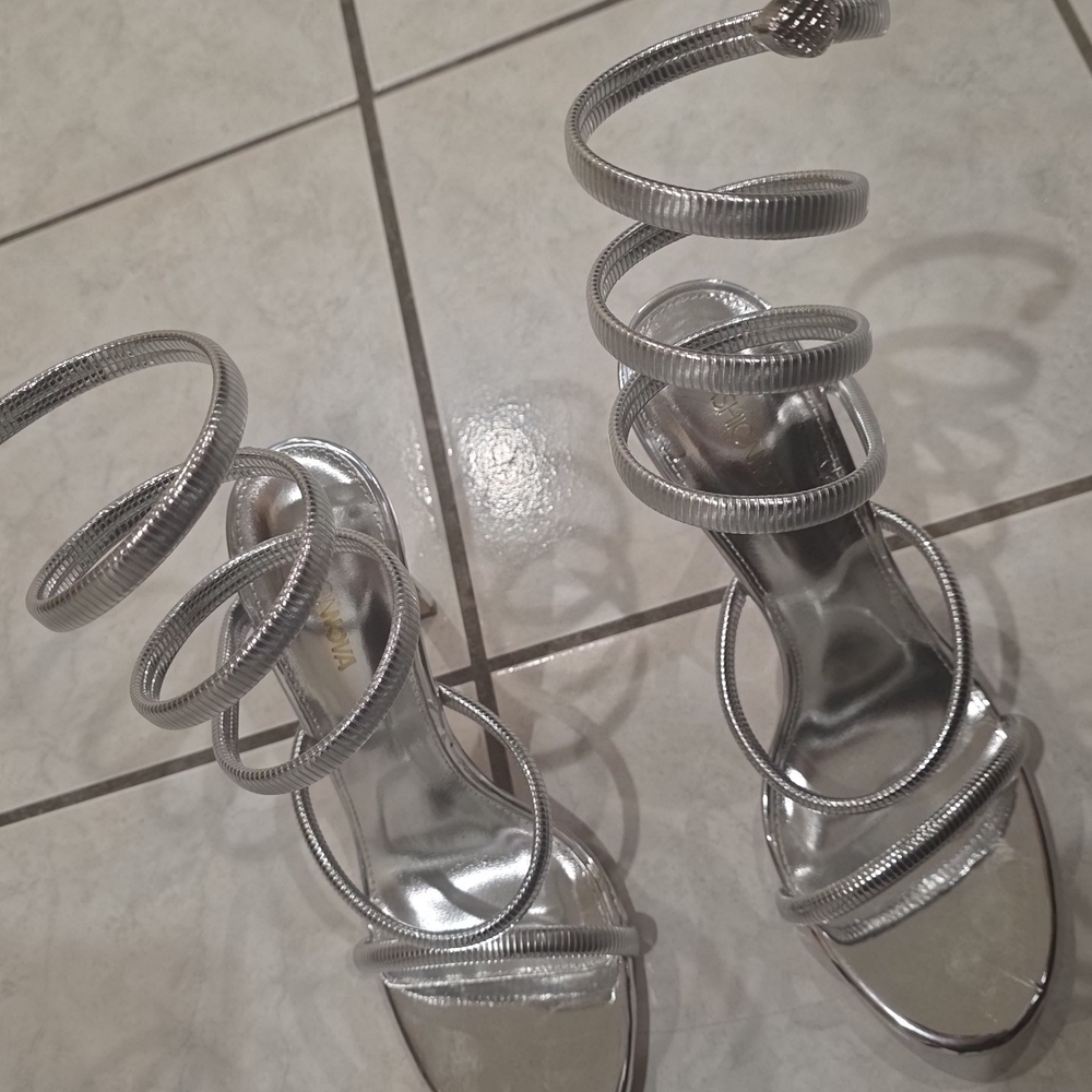 Fashion Nova Shiny Silver Spiral Heels